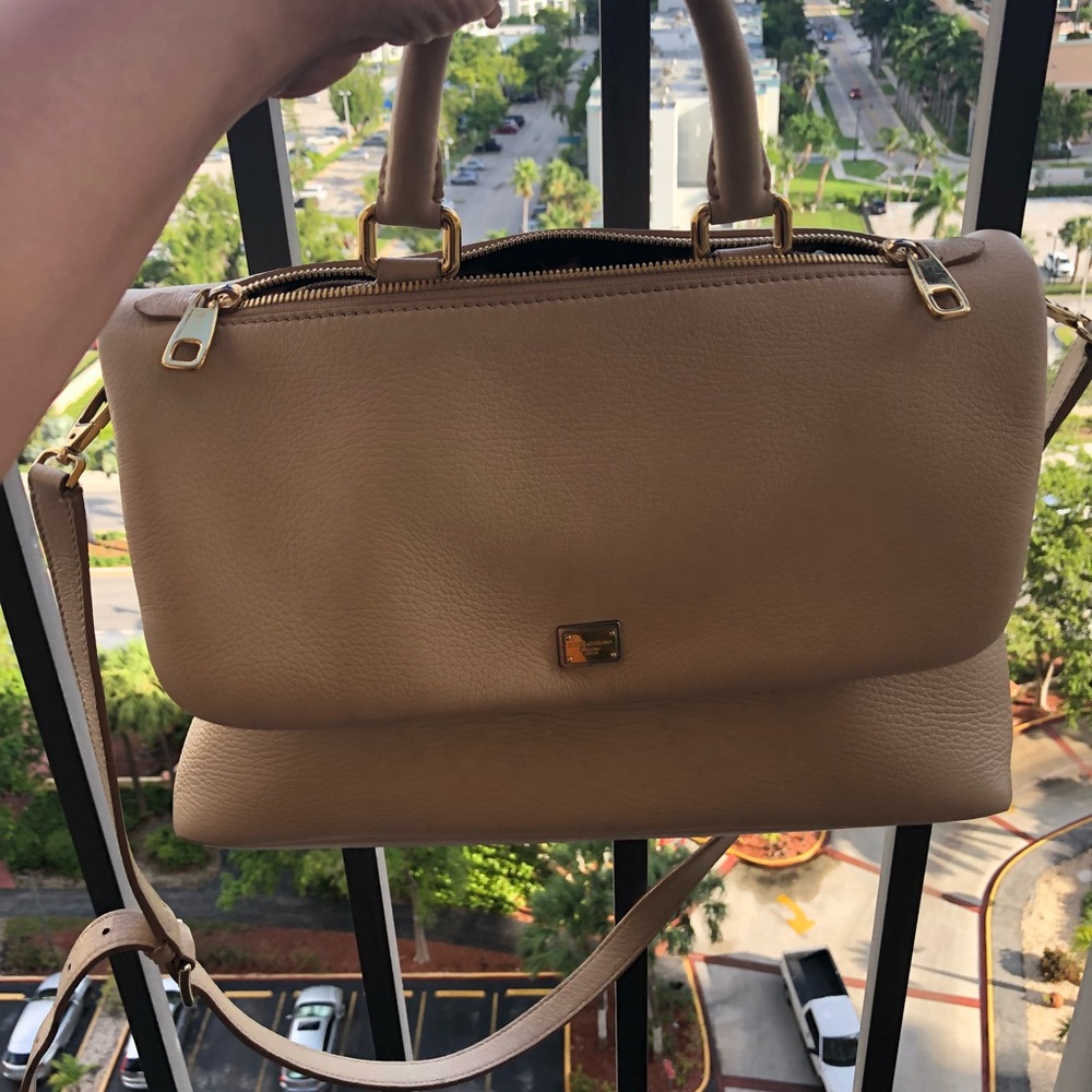 You are chic fun and trendy... this bag is for you